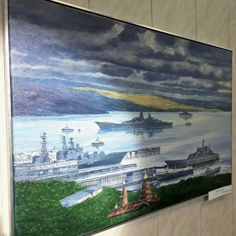В Североморске открыли художественную выставку о буднях флота и природе Кольского Севера В Североморске открыли художественную выставку о буднях флота и природе Кольского Севера