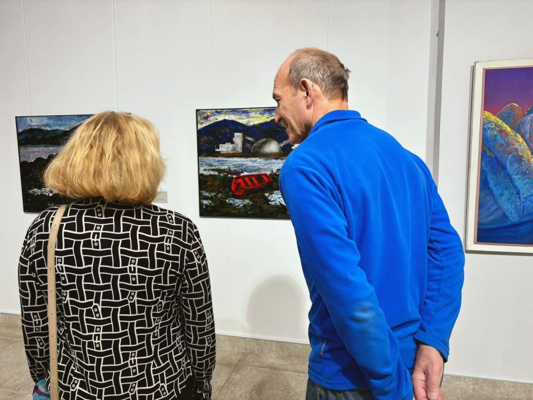 Живопись, графика, скульптура и фотография: в Мурманске открылась выставка «Вектор Арктики» Живопись, графика, скульптура и фотография: в Мурманске открылась выставка «Вектор Арктики»
