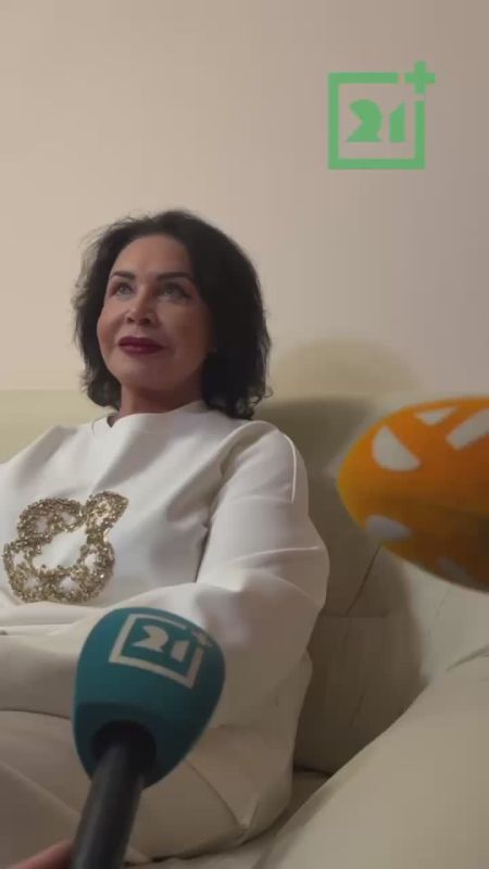 Надежда Бабкина пообщалась с журналистами перед выступлением в Мурманске