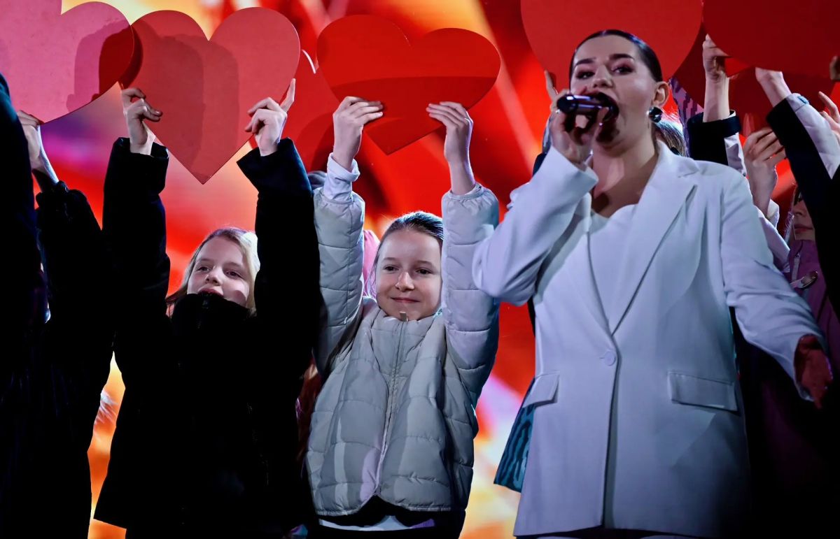 Андрей Чибис: С юбилеем, столица Арктики! Процветай наш город-герой! Андрей Чибис: С юбилеем, столица Арктики! Процветай наш город-герой!