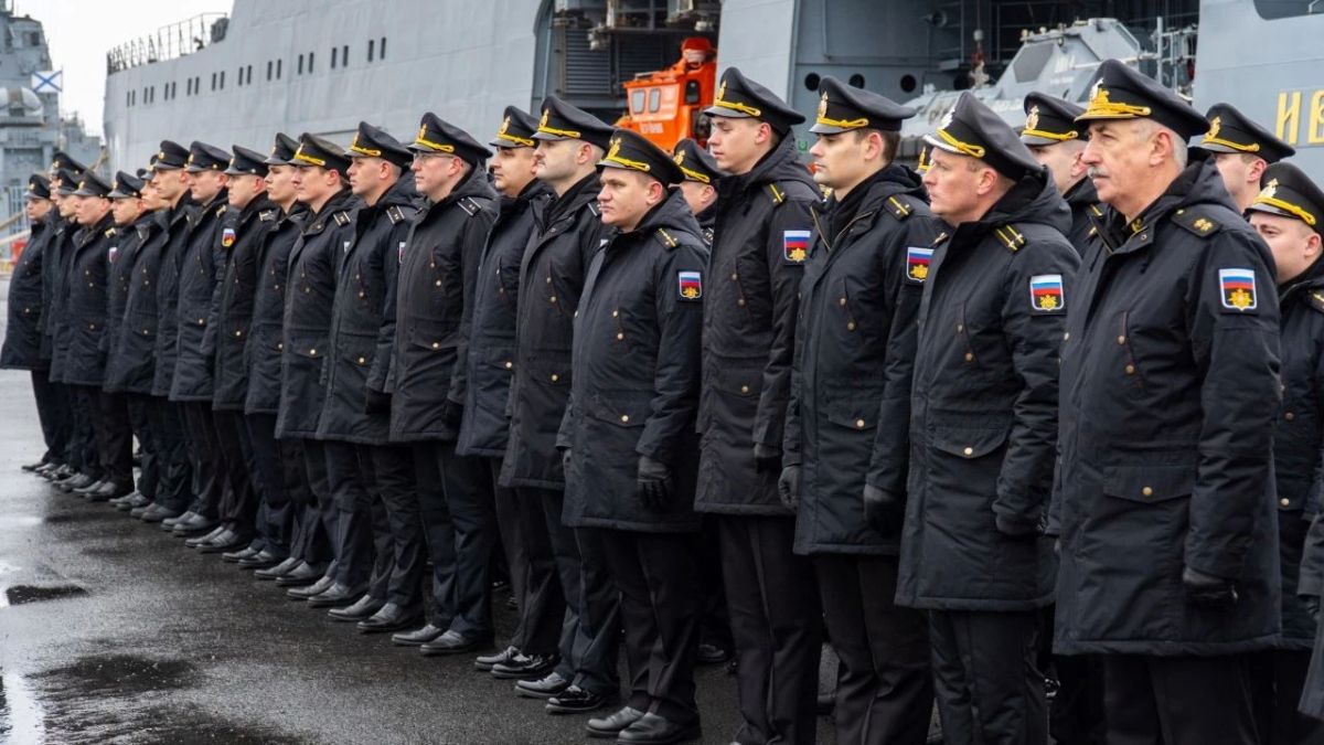 Корабли Северного флота "Иван Папанин" и "Кондопога" прибыли в порт Дудинка Корабли Северного флота "Иван Папанин" и "Кондопога" прибыли в порт Дудинка