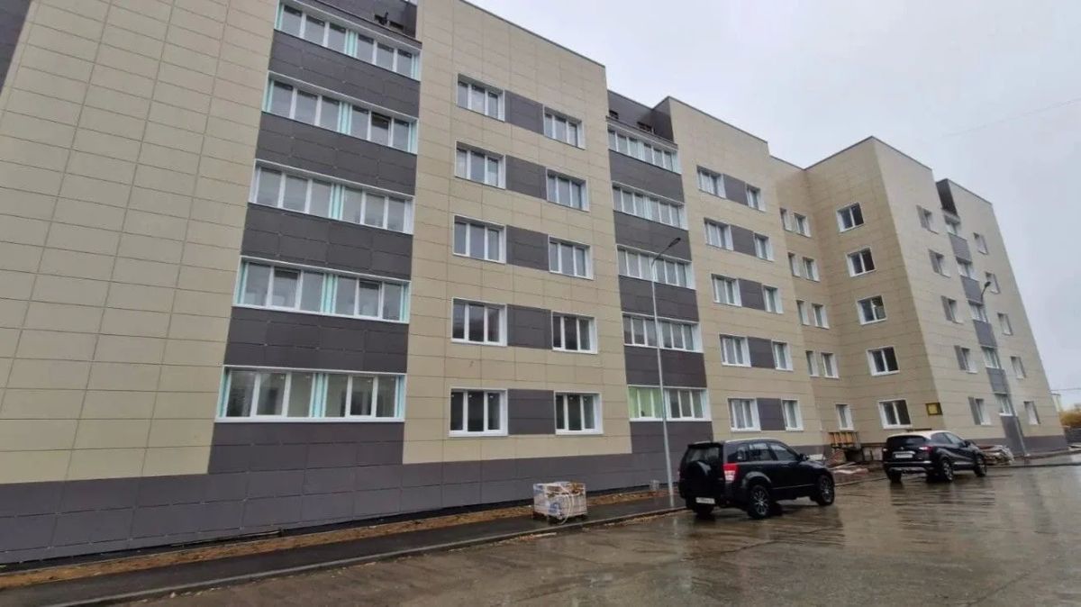Строительство жилого дома в Заполярном практически завершено