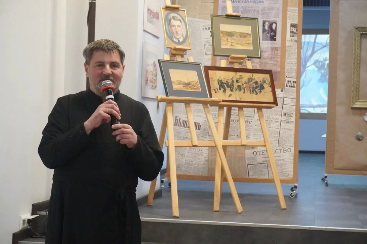 В Мурманске прошли XIX Феодоритовские чтения и открылась выставка «Мурманския мидии» В Мурманске прошли XIX Феодоритовские чтения и открылась выставка «Мурманския мидии»