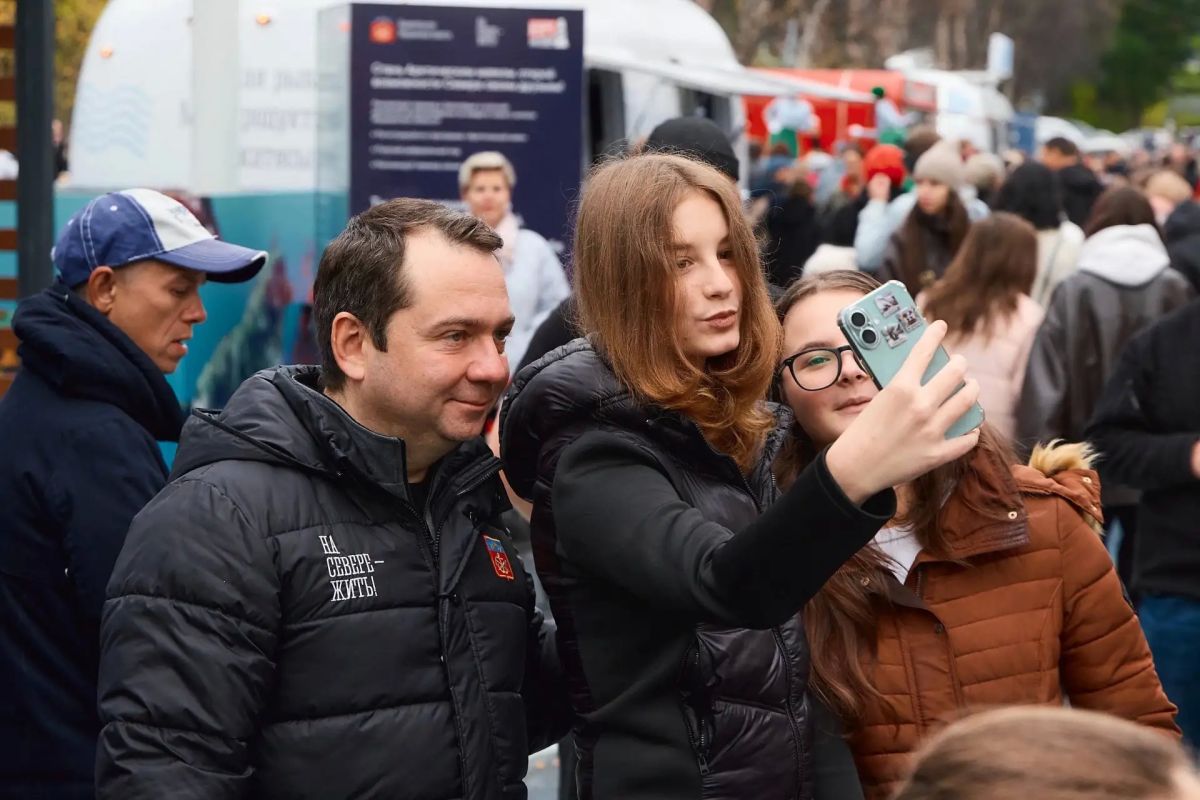Мурманск в сердце каждого. Давайте ещё раз вспомним, как прошли два праздничных дня на нашей ярмарке в честь 110-летия Мурманска! За эти дни вместе мы успели: Мурманск в сердце каждого. Давайте ещё раз вспомним, как прошли два праздничных дня на нашей ярмарке в честь 110-летия Мурманска! За эти дни вместе мы успели: