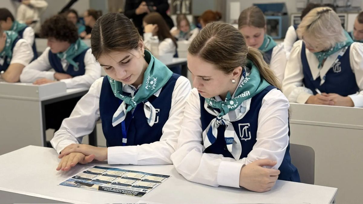 В Мурманской области в рамках всероссийского проекта при поддержке «Росатома» прошли «Атомные уроки» - познавательные занятия, посвящённые атомной энергетике, современным технологиям и достижениям российской науки В Мурманской области в рамках всероссийского проекта при поддержке «Росатома» прошли «Атомные уроки» - познавательные занятия, посвящённые атомной энергетике, современным технологиям и достижениям российской науки