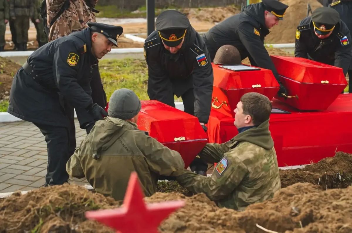 Спустя десятилетия они обрели покой: в Долине Славы простились с защитниками Заполярья Спустя десятилетия они обрели покой: в Долине Славы простились с защитниками Заполярья