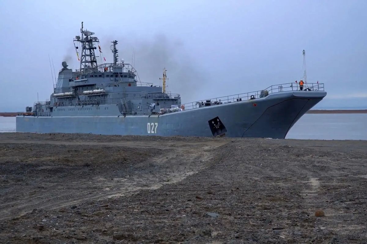 Североморцы успешно отработали защиту арктического порта на учениях Североморцы успешно отработали защиту арктического порта на учениях