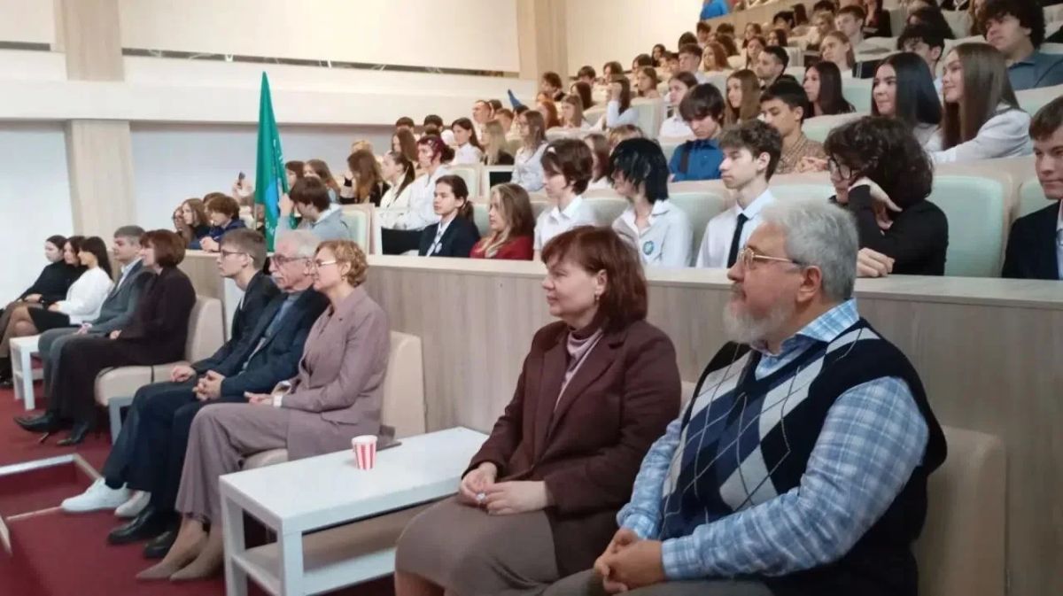 В Мурманском арктическом университете состоялось посвящение десятиклассников школ региона в обучающиеся психолого-педагогических классов В Мурманском арктическом университете состоялось посвящение десятиклассников школ региона в обучающиеся психолого-педагогических классов