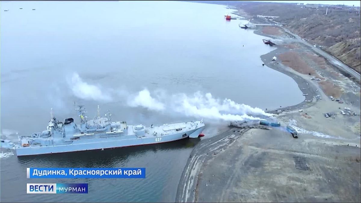 Отряд кораблей Северного флота завершил визит на Таймыр