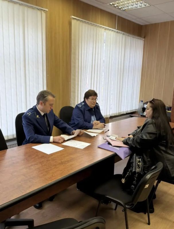 Заместитель прокурора Мурманской области Василий Шилин провел выездной прием жителей Октябрьского округа Мурманска