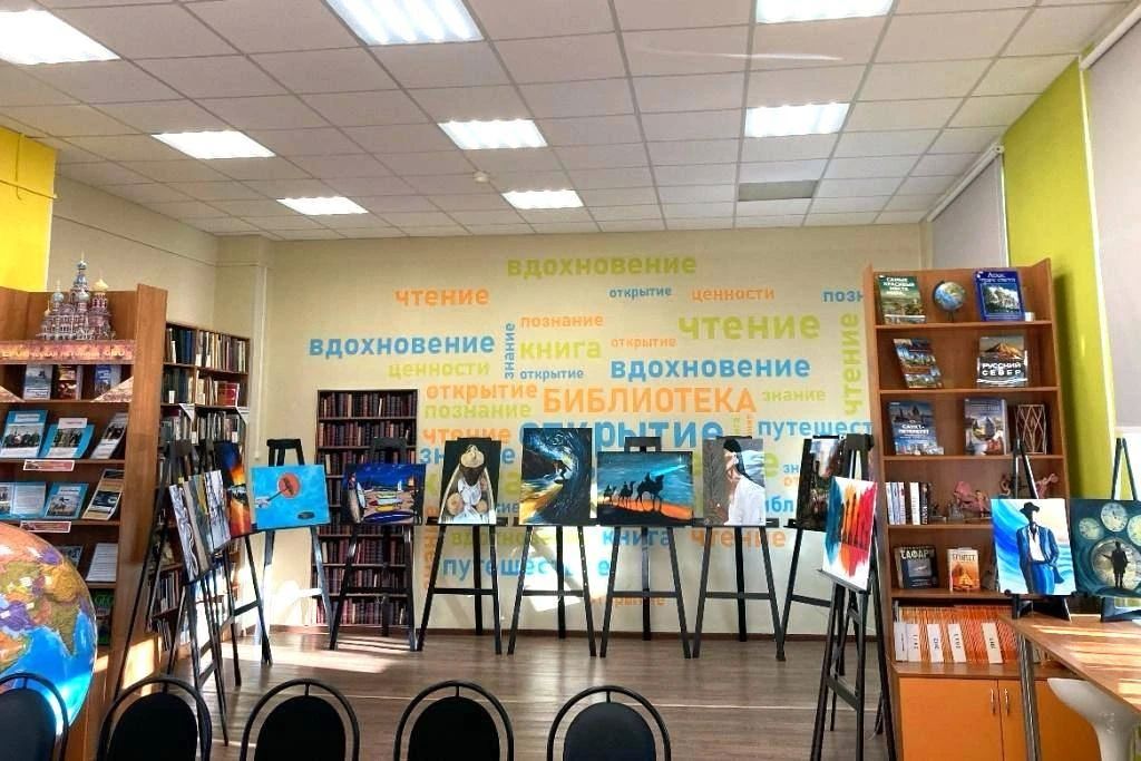 В Оленегорске открылась выставка работ художниц из колонии-поселения №24