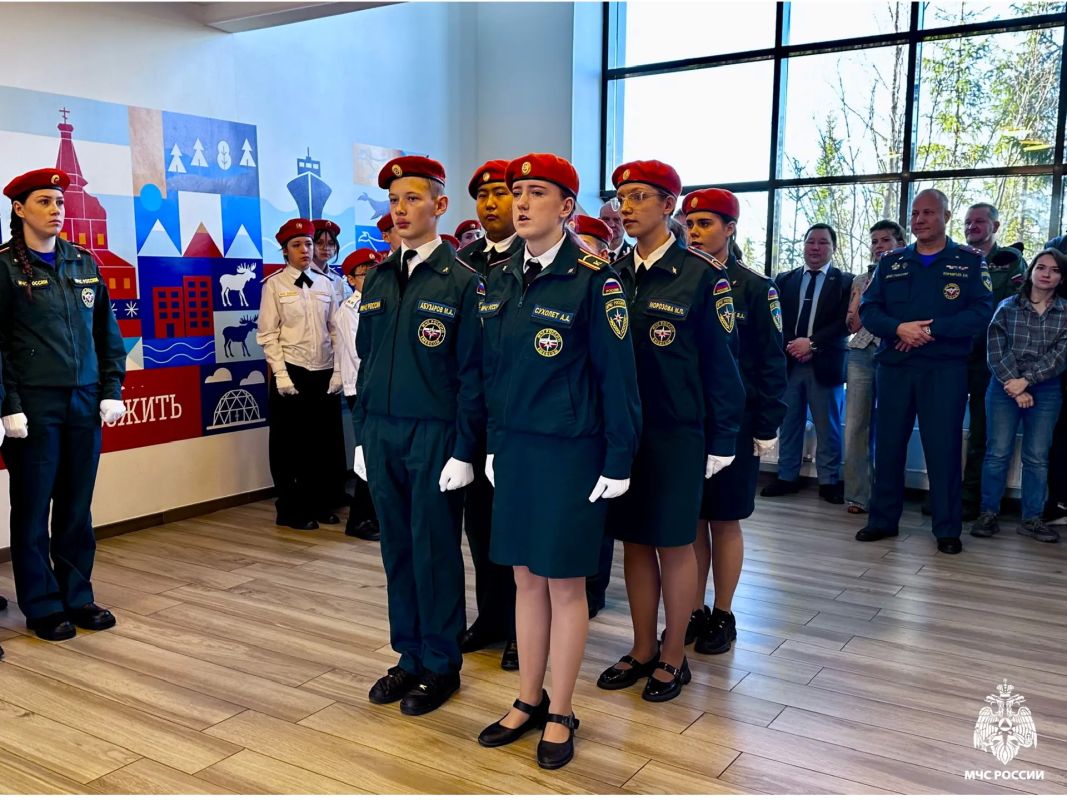 Будущее безопасности Заполярья - завершился V региональный сбор кадетских классов МЧС России Будущее безопасности Заполярья - завершился V региональный сбор кадетских классов МЧС России