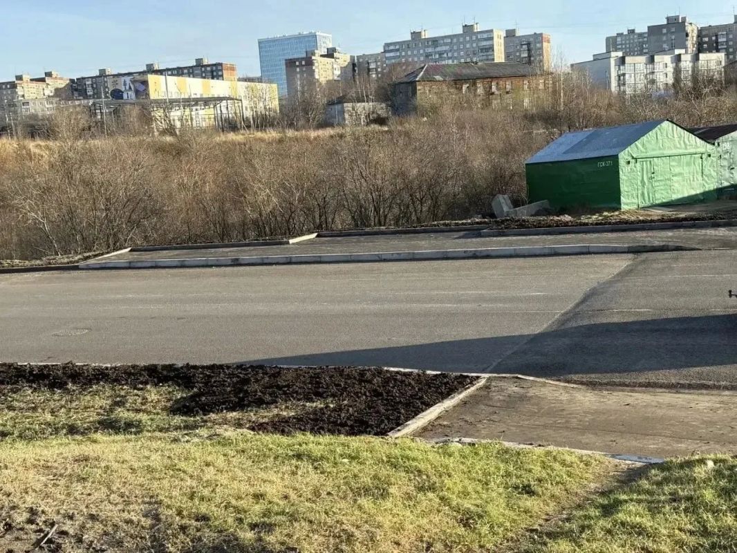 В Мурманске завершают ремонт дороги на улице Баумана В Мурманске завершают ремонт дороги на улице Баумана