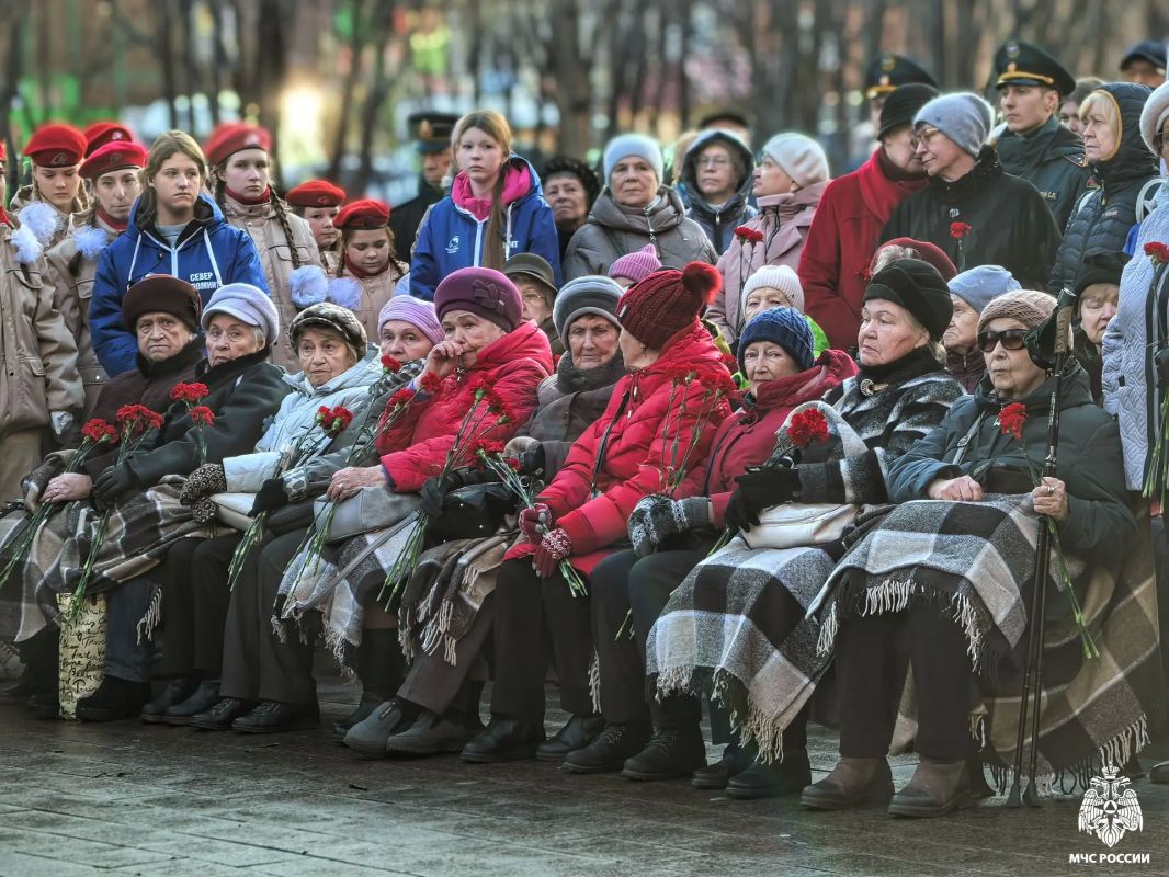 Память, объединяющая поколения Память, объединяющая поколения