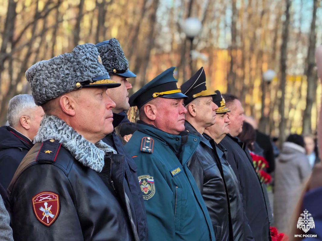 Память, объединяющая поколения Память, объединяющая поколения