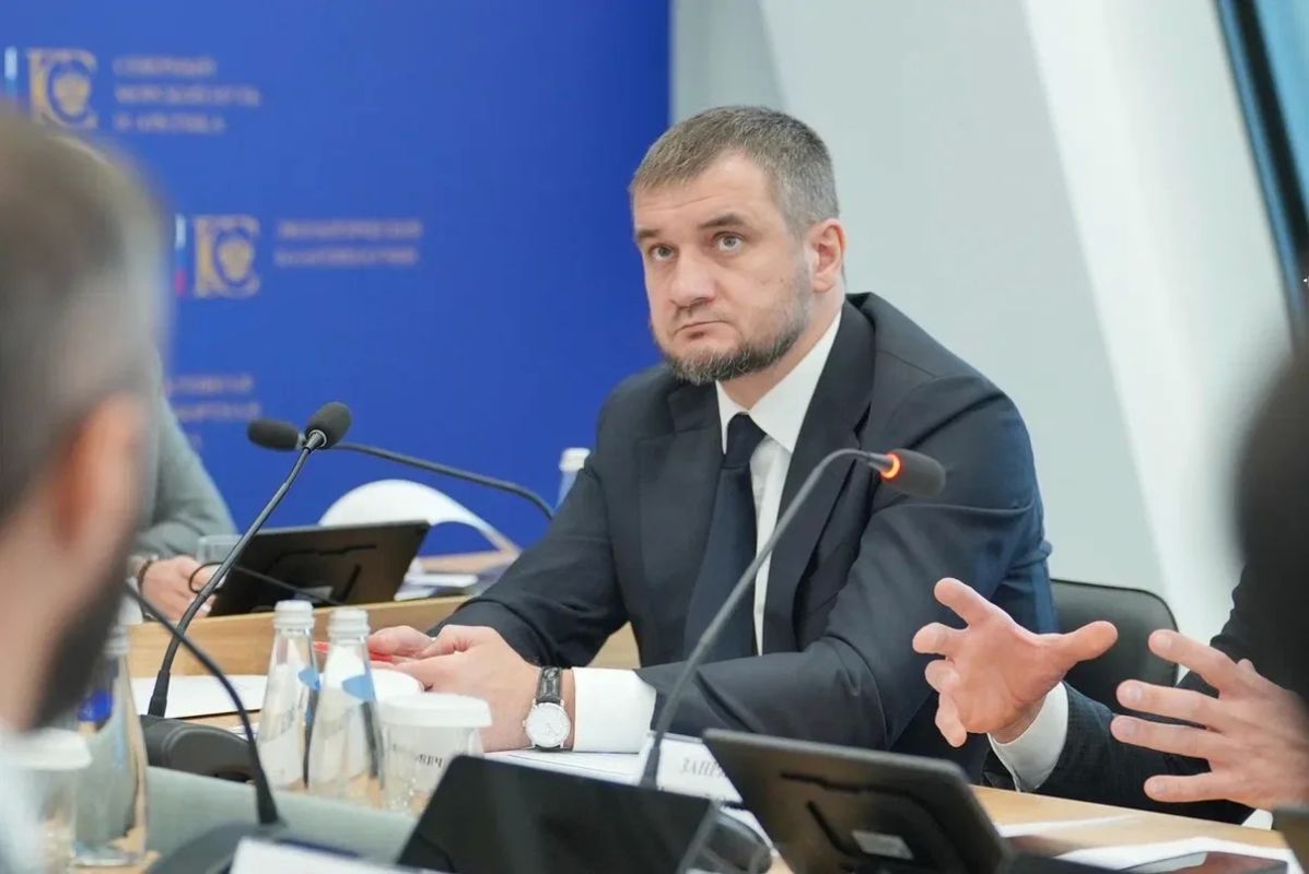Андрей Чибис: Единый префрежим в Арктике должен работать и для крупных проектов, и для малого бизнеса Андрей Чибис: Единый префрежим в Арктике должен работать и для крупных проектов, и для малого бизнеса