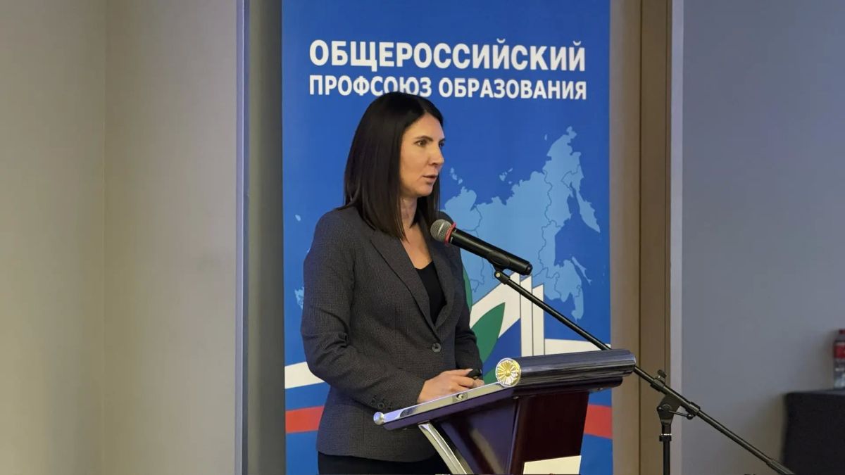 Министр образования и науки Мурманской области Диана Кузнецова приняла участие в обучающем семинаре для председателей первичных профсоюзных организаций учреждений образования региона