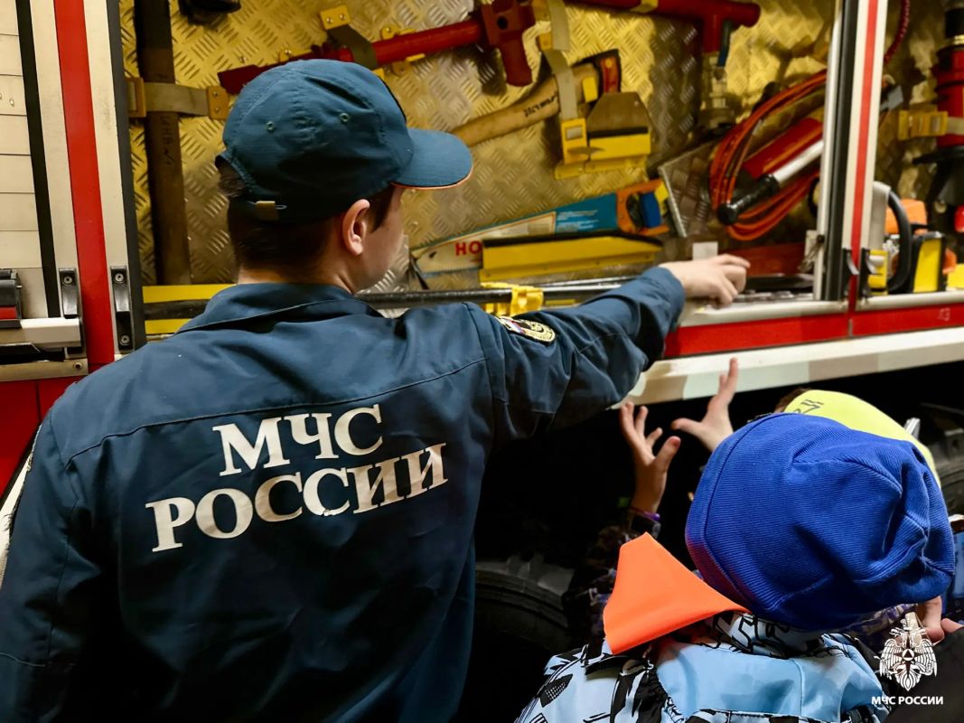 За кулисами пожарной службы За кулисами пожарной службы