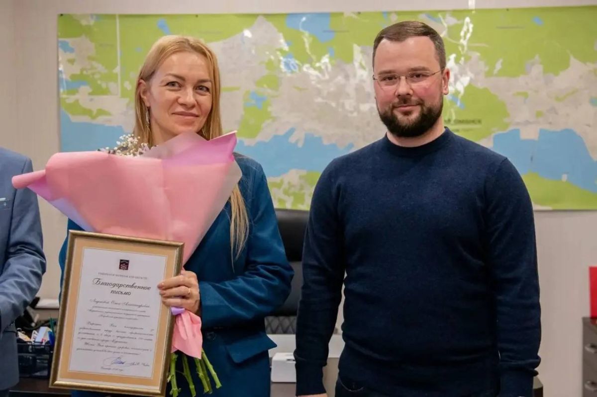 Торжество труда и преданности делу: в Мурманске наградили лучших сотрудников Управления дорожного хозяйства Торжество труда и преданности делу: в Мурманске наградили лучших сотрудников Управления дорожного хозяйства