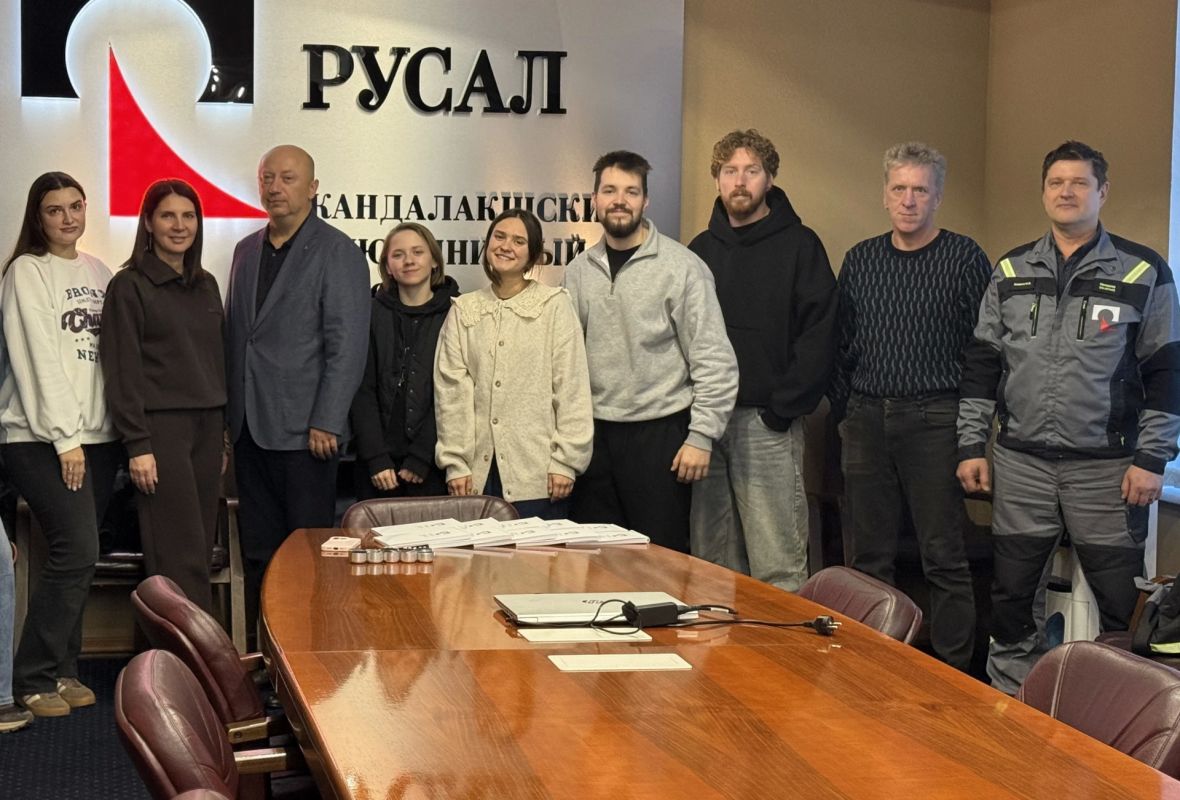 Продолжаем работу по профориентации учеников, в том числе в виде экскурсий для их педагогов
