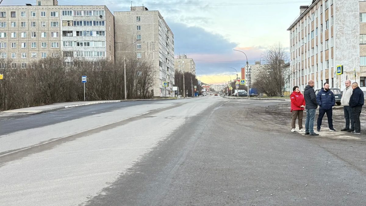 В Мурманске проверили ход дорожного ремонта В Мурманске проверили ход дорожного ремонта