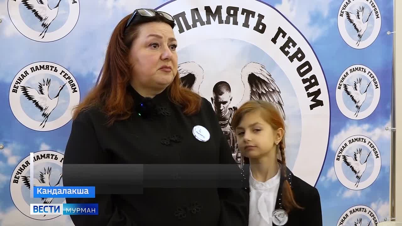 "Посмотри в глаза Героям": портреты 35 погибших участников СВО представлены на выставке в Кандалакше