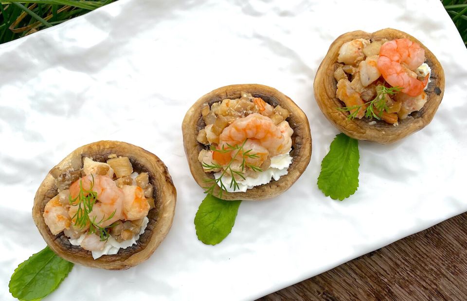 Шампиньоны с начинкой: простая и вкусная закуска для любого стола