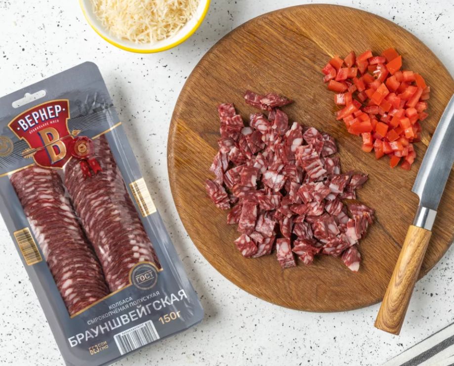 Необычные оладьи с пиццей: вкусное начало дня