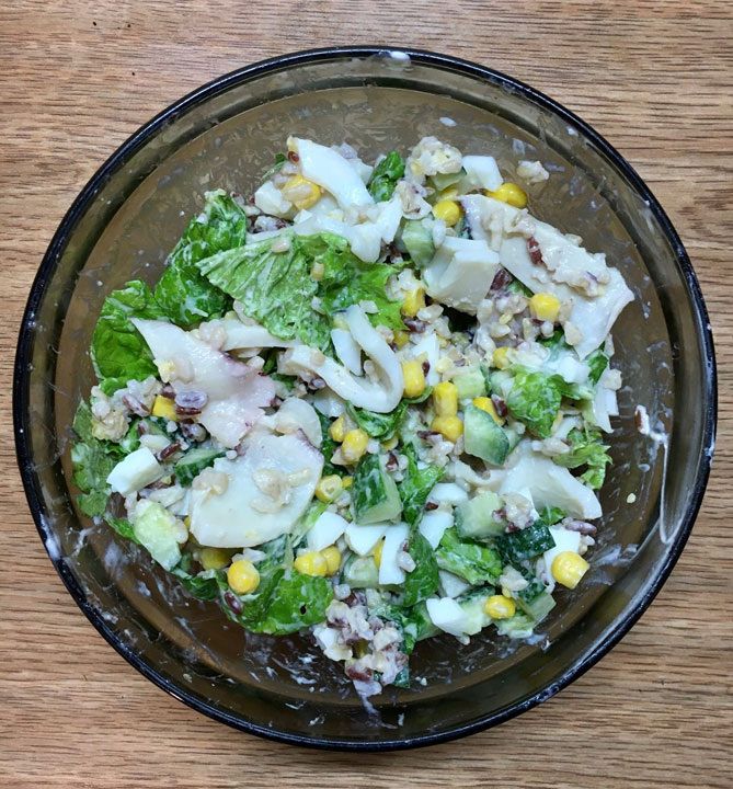 Салат с кальмарами: два вкусных варианта